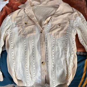 Shacket, laced, light brown.